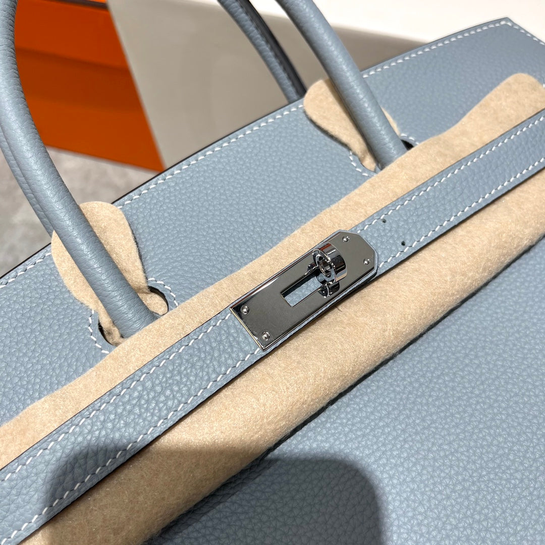 HM BIRKIN 30CM AZUL NUBE PIEL TOGO HIERROS PLATEADOS