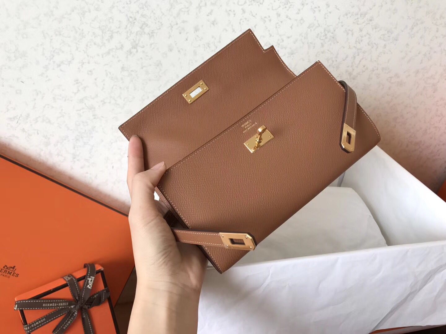 Cartera larga Kelly de 20 cm de piel Epsom marrón