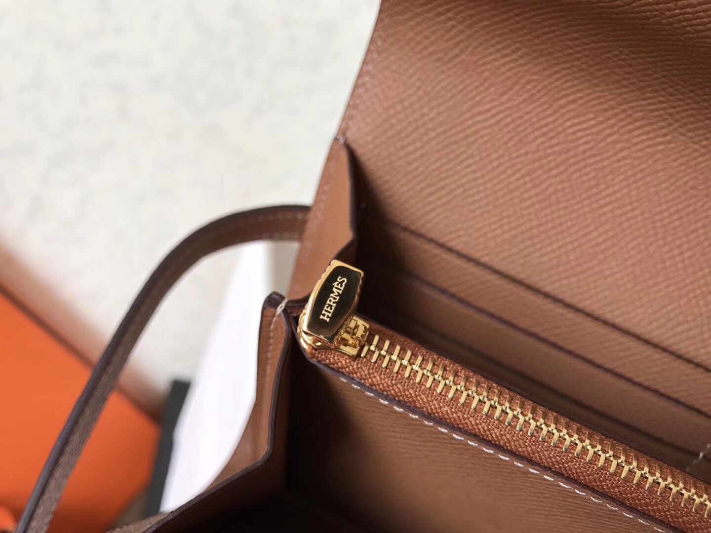Cartera larga Kelly de 20 cm de piel Epsom marrón