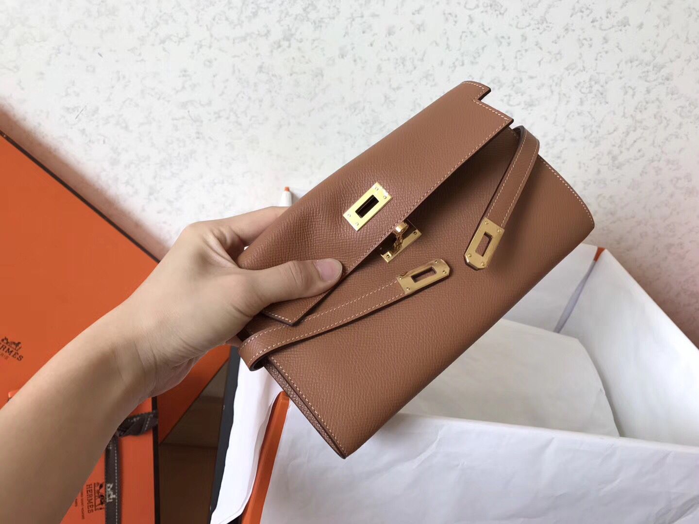 Cartera larga Kelly de 20 cm de piel Epsom marrón
