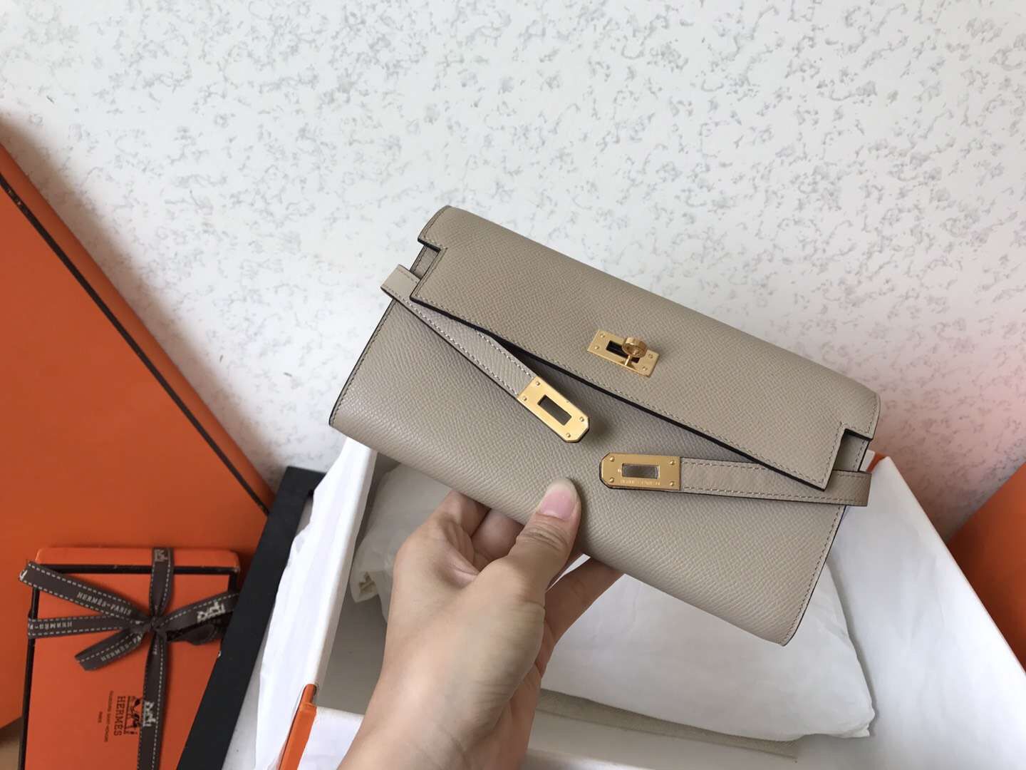 Cartera Kelly Long de 20 cm de piel Epsom gris