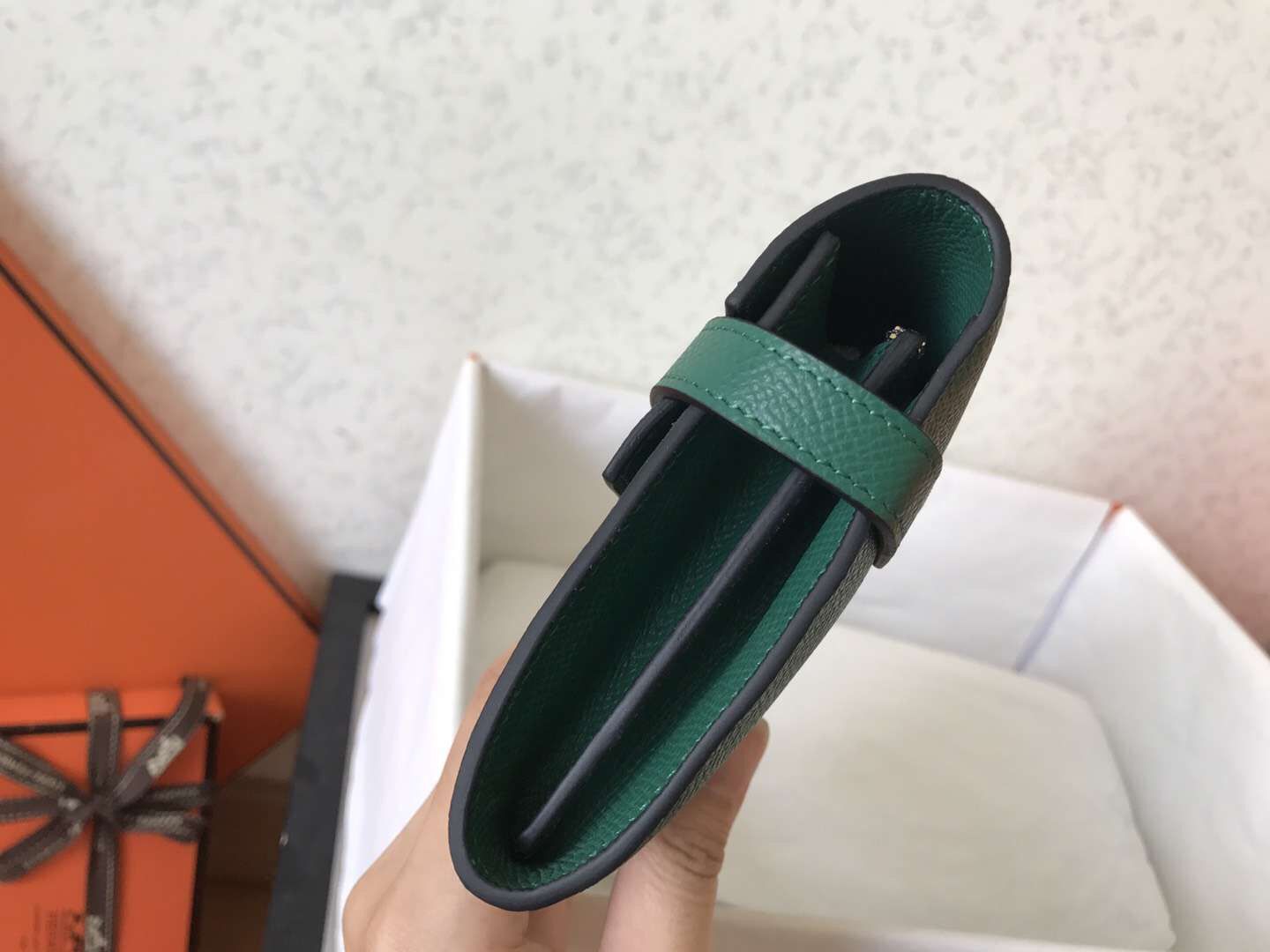 Cartera larga Kelly de 20 cm de piel de Epsom verde oscuro