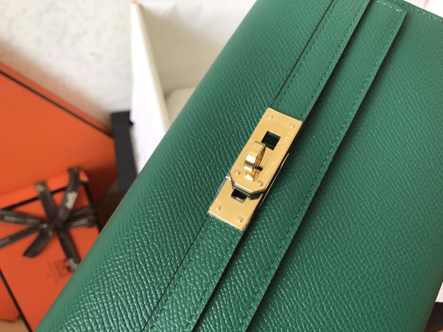 Cartera larga Kelly de 20 cm de piel de Epsom verde oscuro