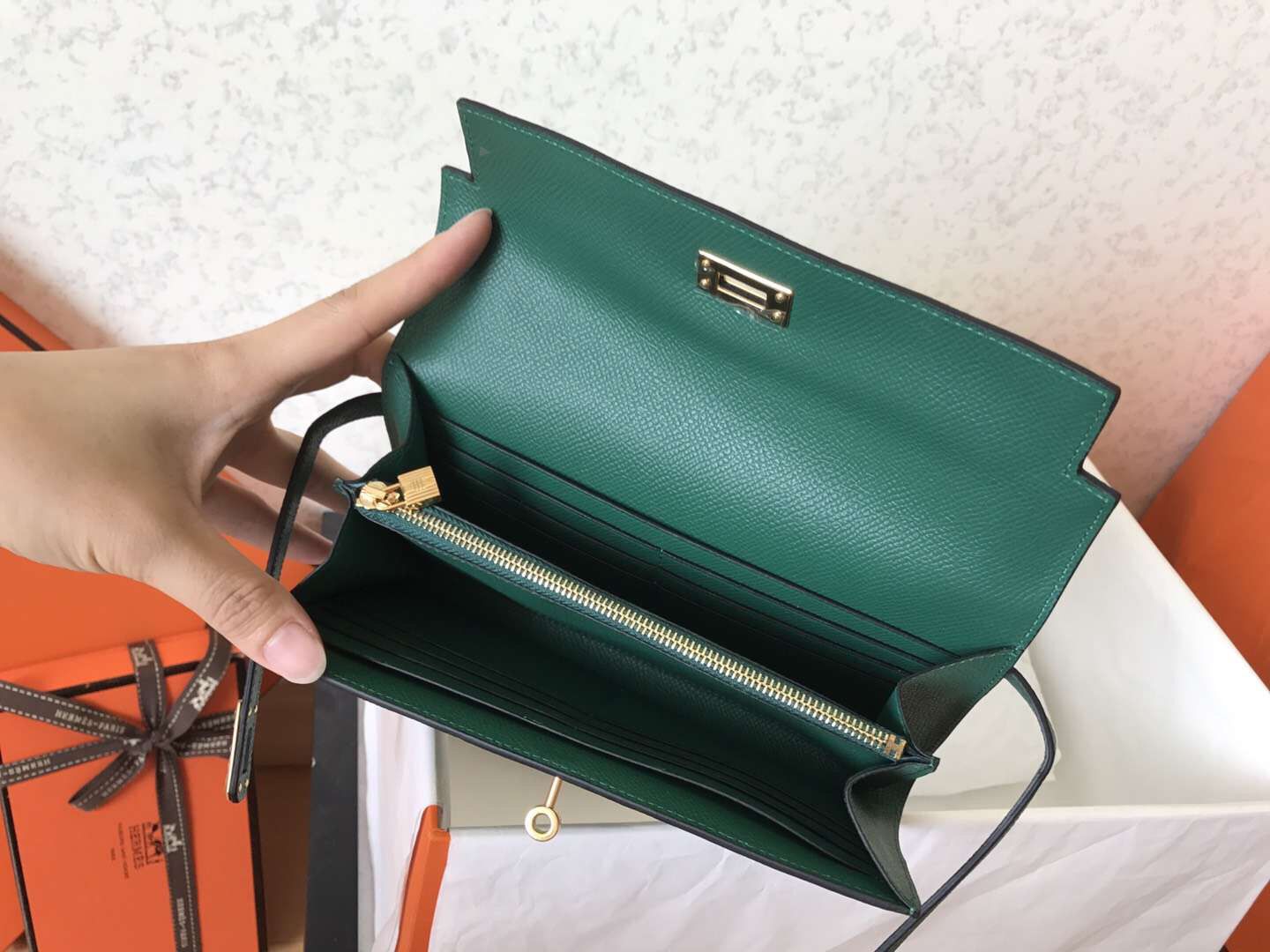 Cartera larga Kelly de 20 cm de piel de Epsom verde oscuro
