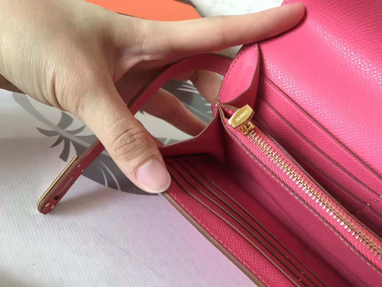 Cartera larga Kelly de 20 cm de piel de Epsom rosa