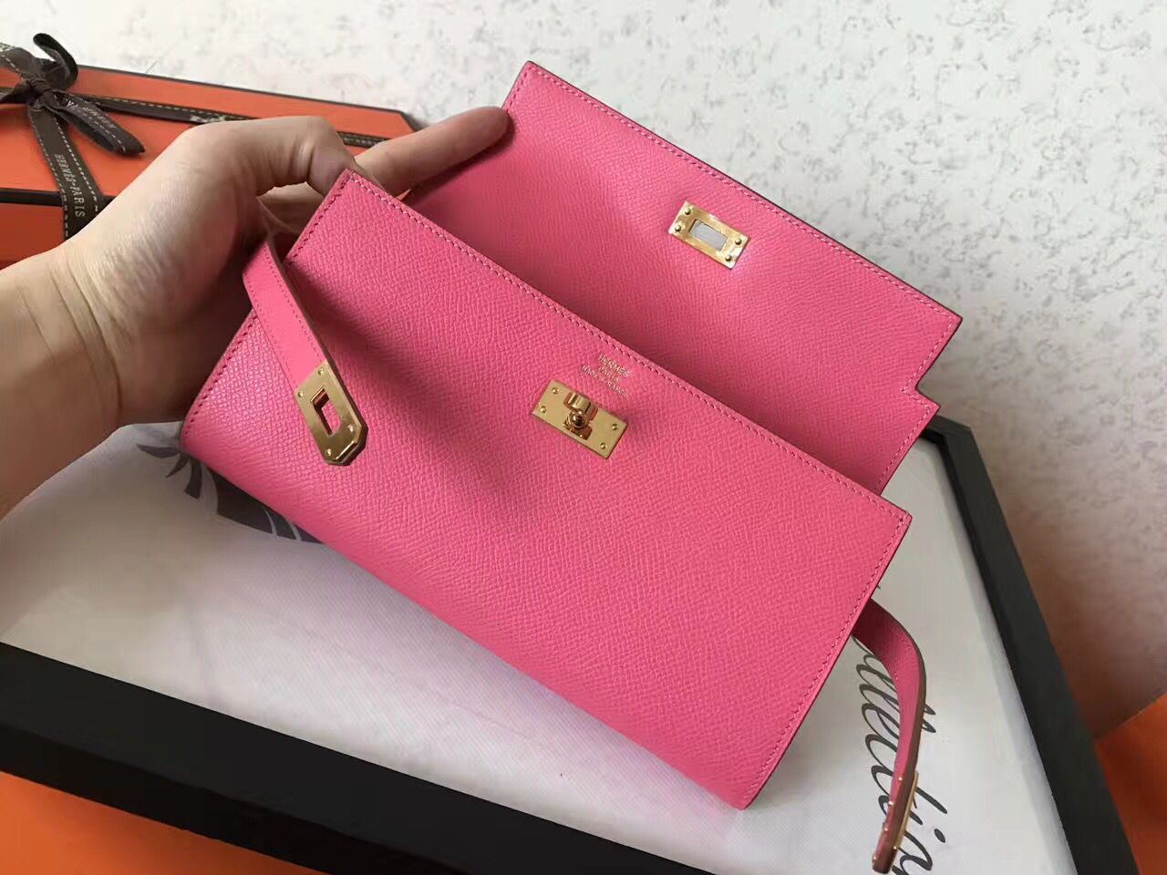 Cartera larga Kelly de 20 cm de piel de Epsom rosa