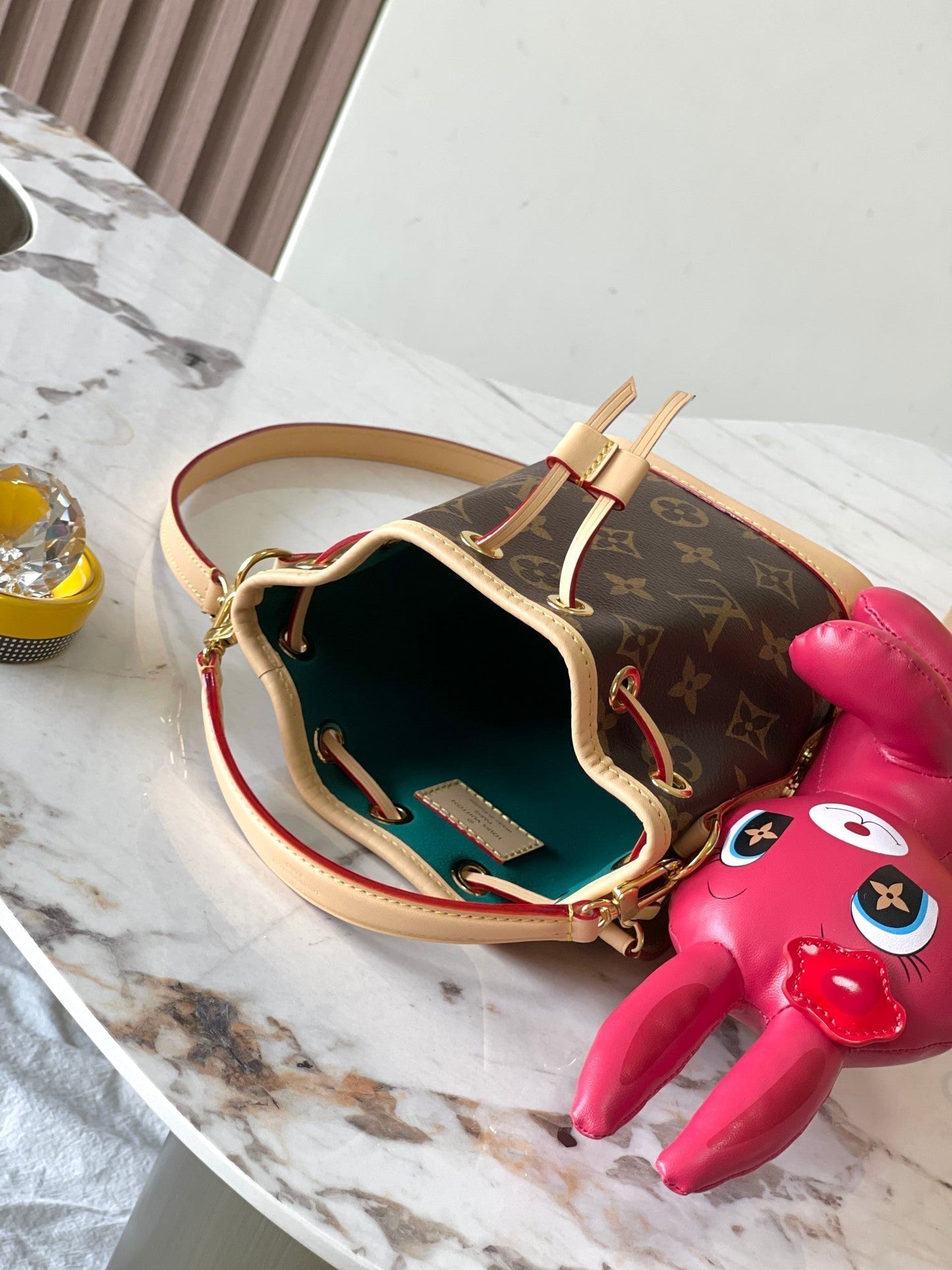 Nano Noe 13 cm en toile monogrammée marron lapin