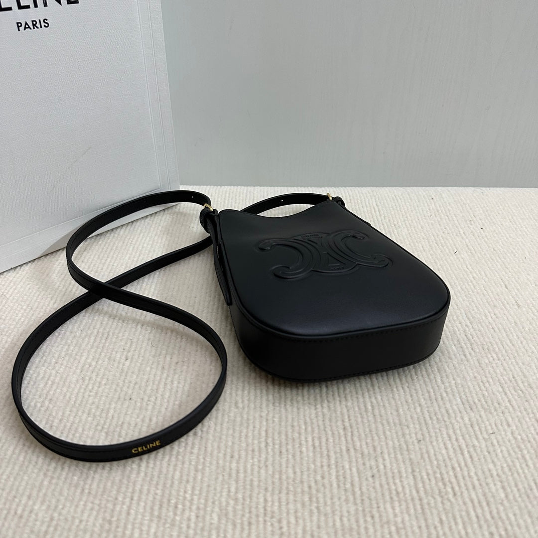 FUNDA PARA TELÉFONO HELOISE 19 EN PIEL DE BECERRO FLEXIBLE NEGRA
