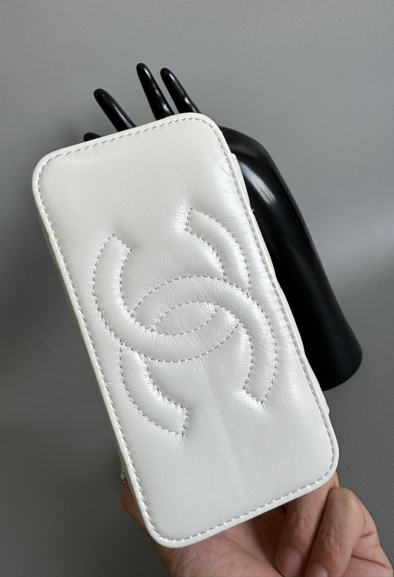 Neceser CC Pearl de 17 cm, piel de cordero blanca, herrajes dorados