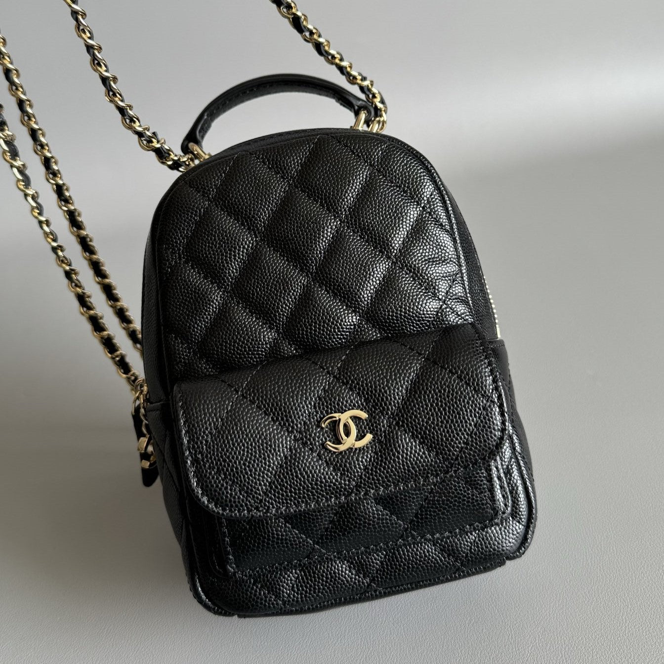 MOCHILA CC MINI 18 NEGRO CAVIAR HARDWARE DORADO CLARO