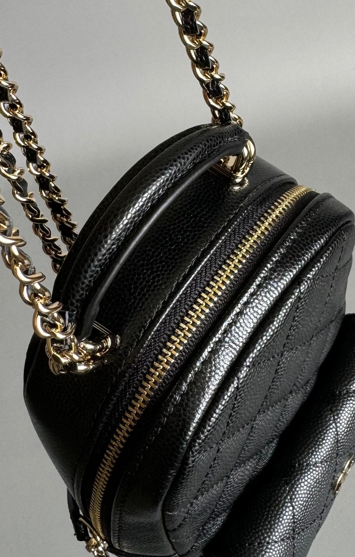 MOCHILA CC MINI 18 NEGRO CAVIAR HARDWARE DORADO CLARO