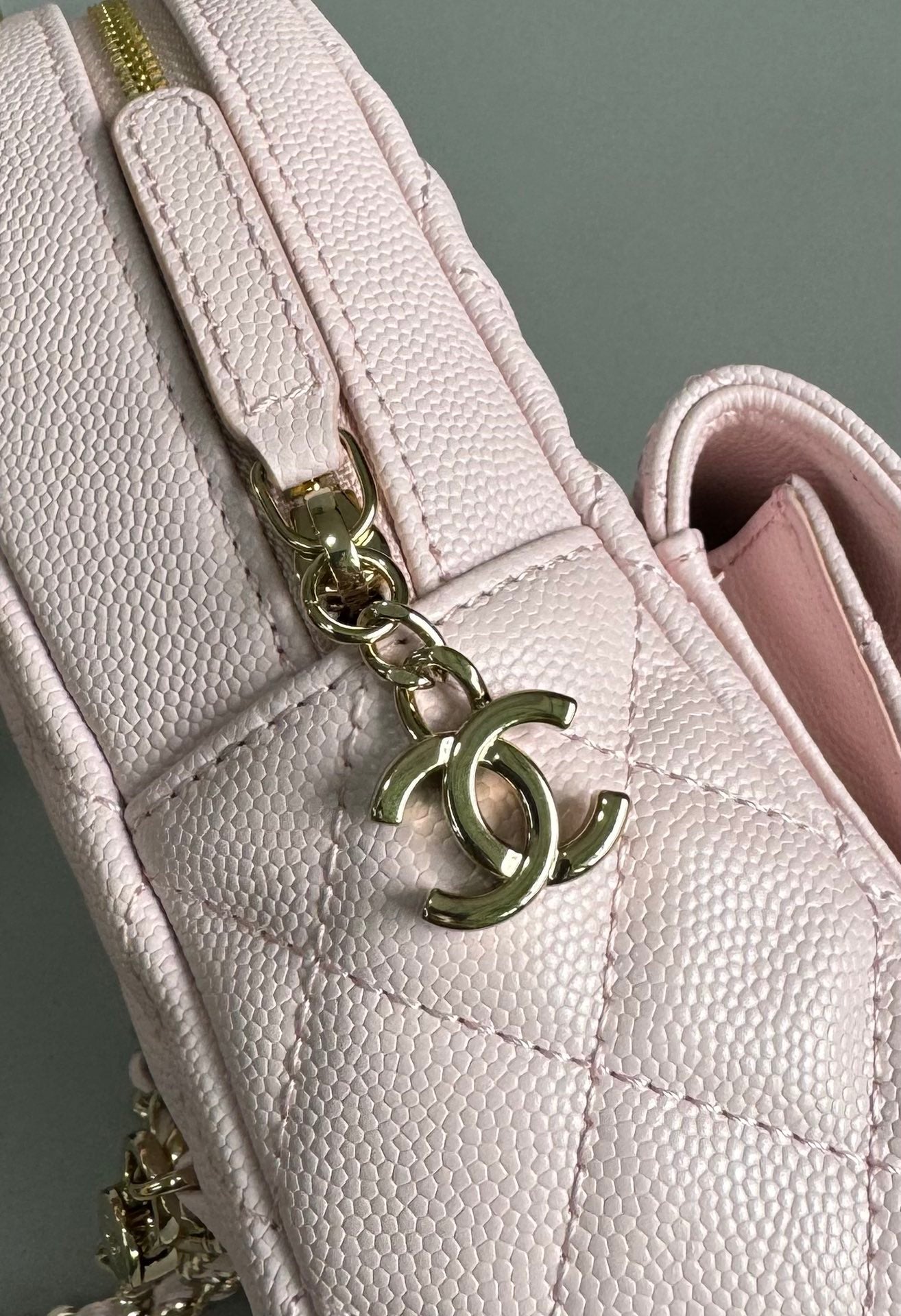 MOCHILA CC MINI 18 ROSA CAVIAR HARDWARE DORADO CLARO
