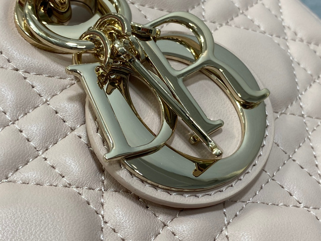 MEDIUM LADY D-JOY 26 POWDER PINK LAMBSKIN