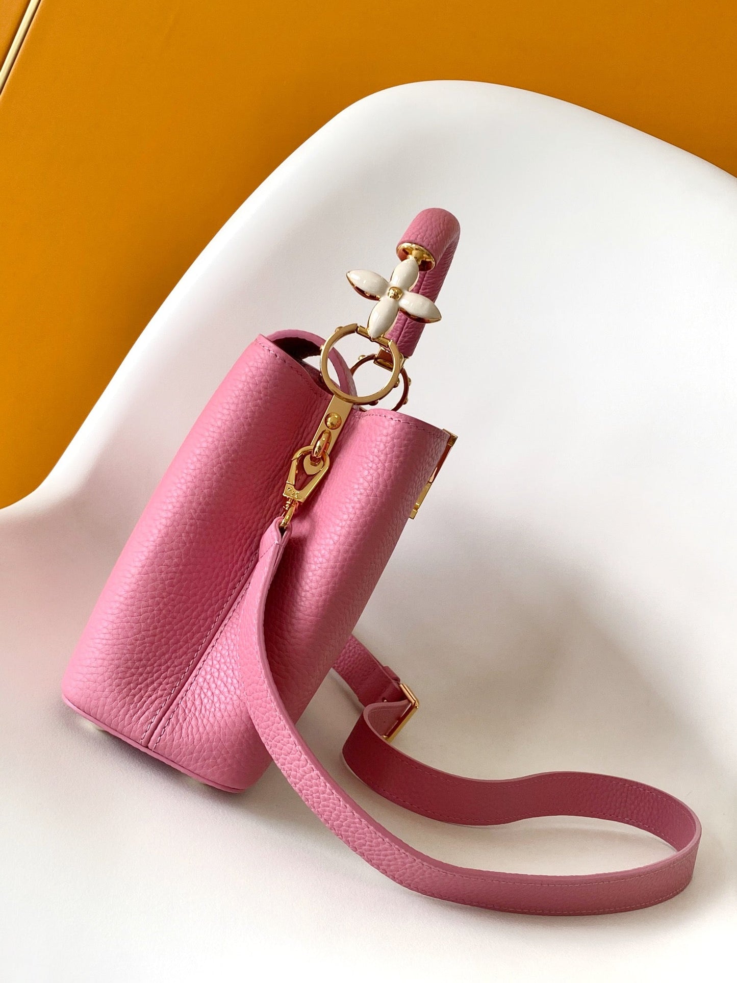 CAPUCINES MINI 21 EN HARDWARE ORO TAURILLON ROSA MARSHMALLOW
