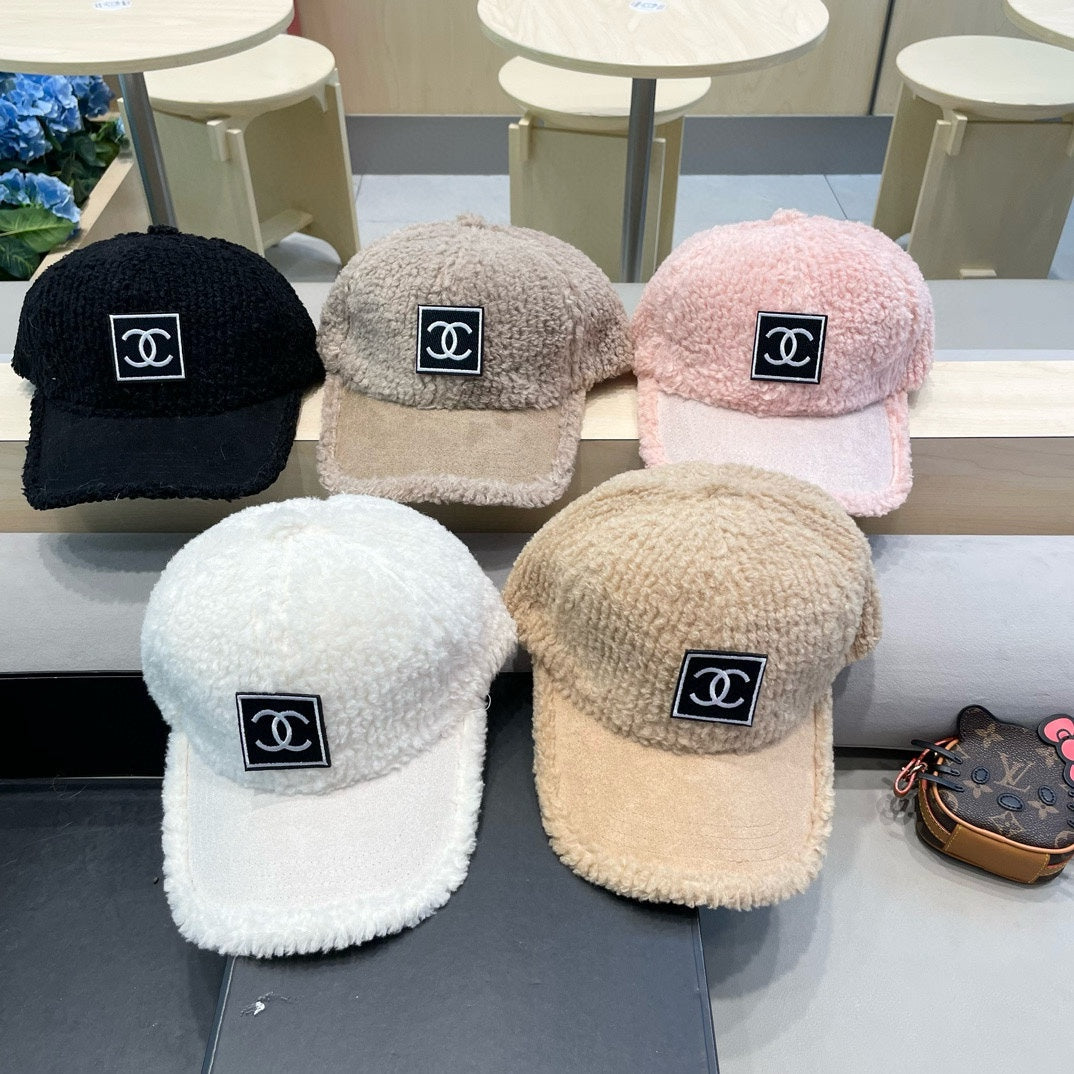 BASEBALL CAP IN BLACK SHEARLING 422433