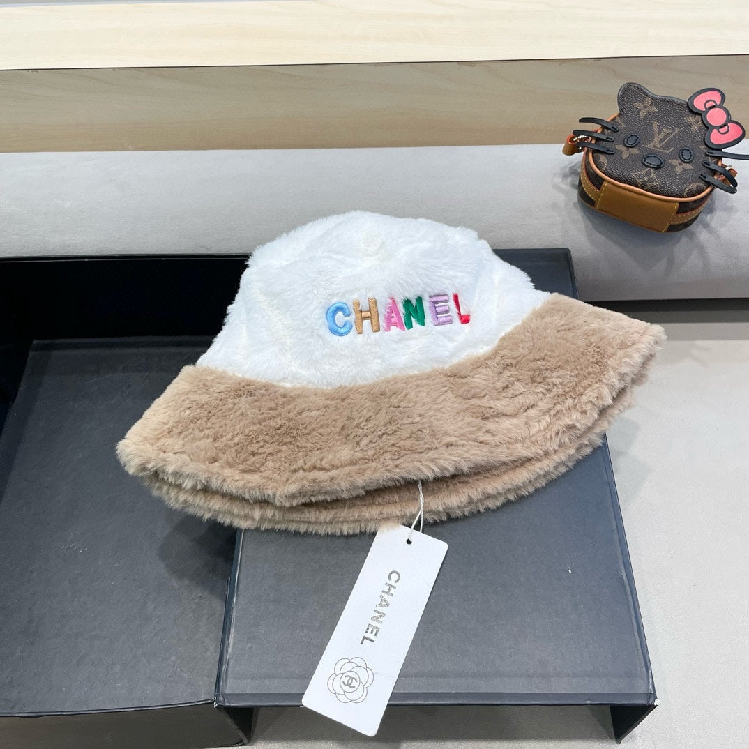 CHAPEAU BOB EN FOURRURE D'AGNEAU BLANC MÉLANGÉ BEIGE CAMEL 430219