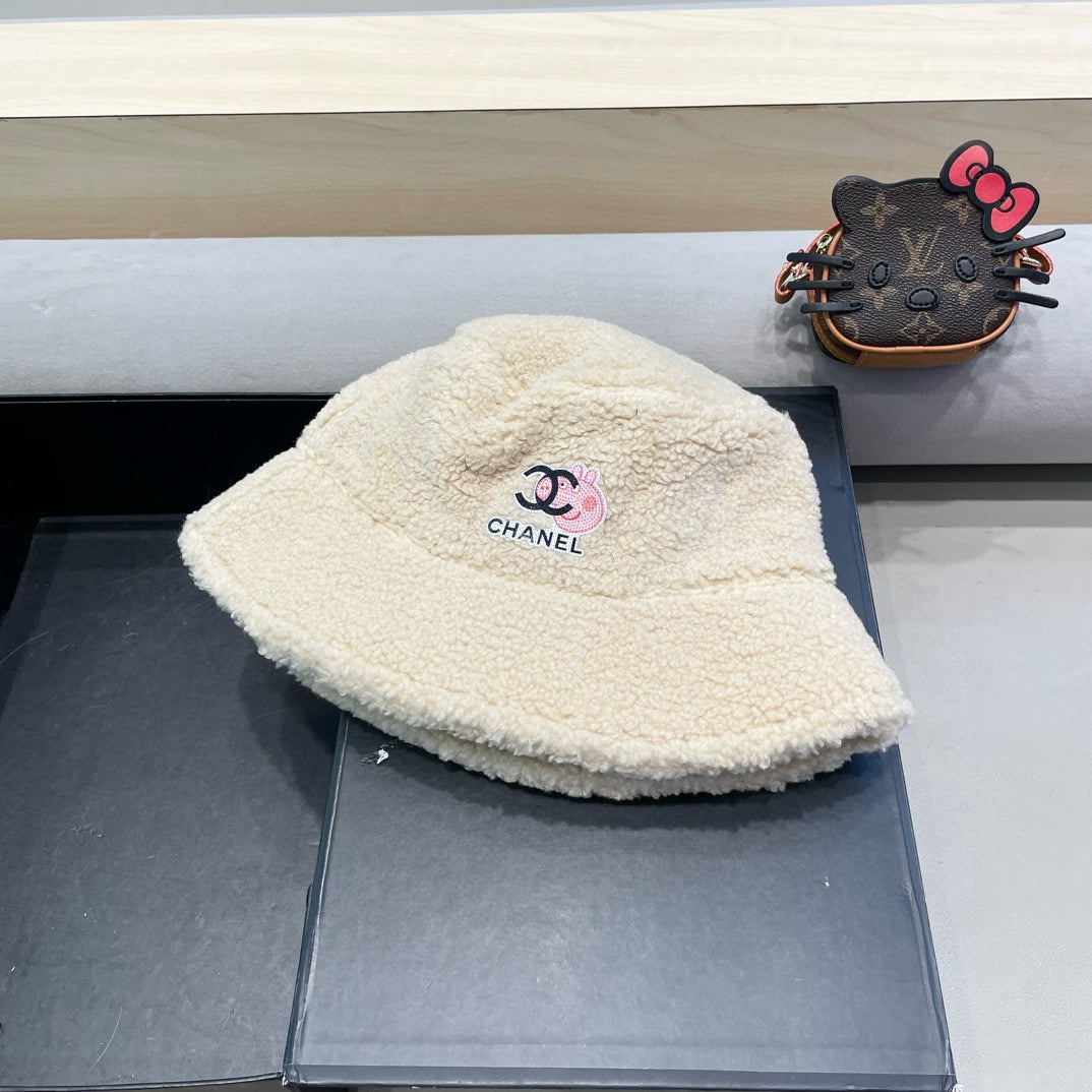 SOMBRERO DE PESCADOR EN LANA DE CORDERO BEIGE 430249