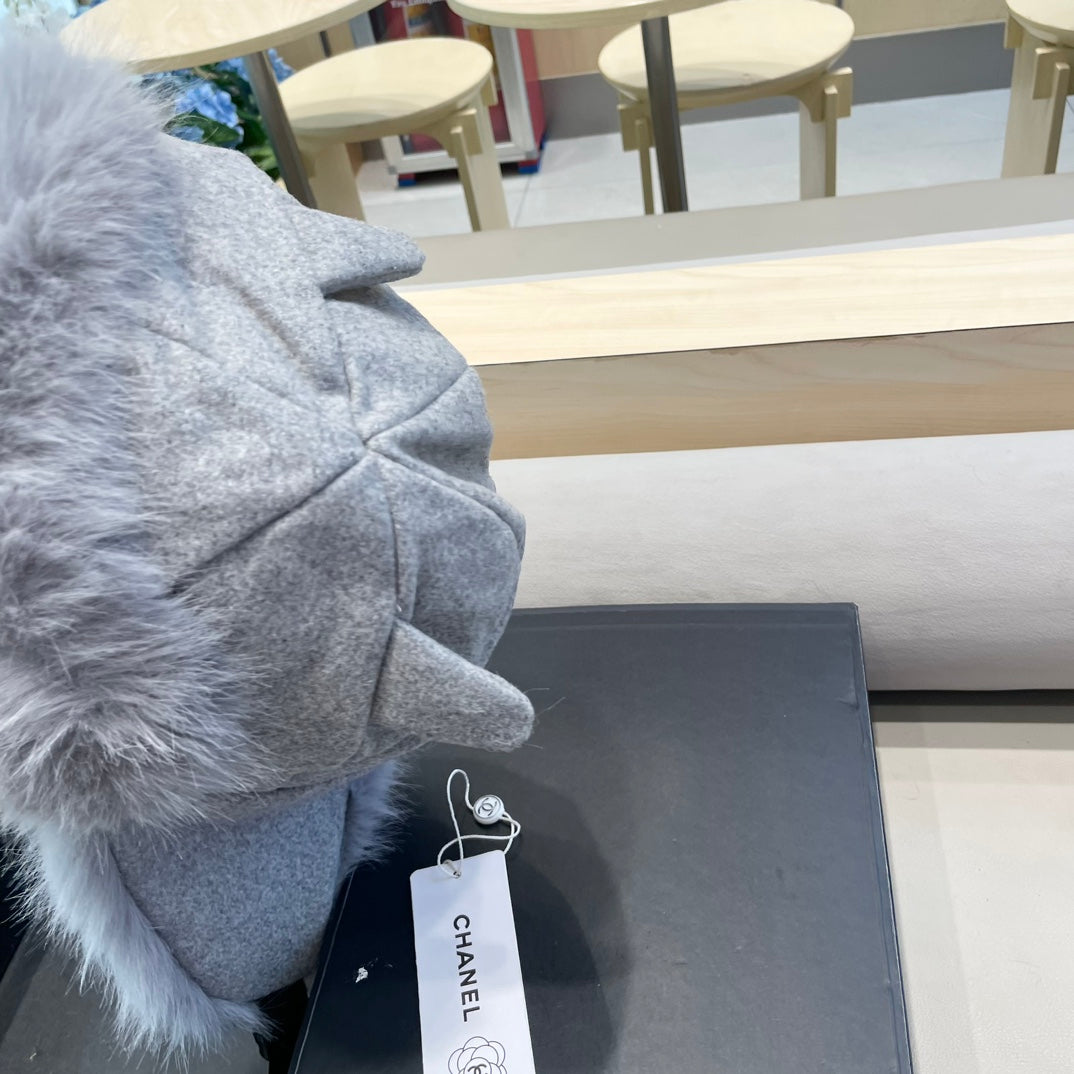 CHAPEAU DE TRAPPEUR EN DAIM GRIS REQUIN ET FOURRURE D'AGNEAU 429973