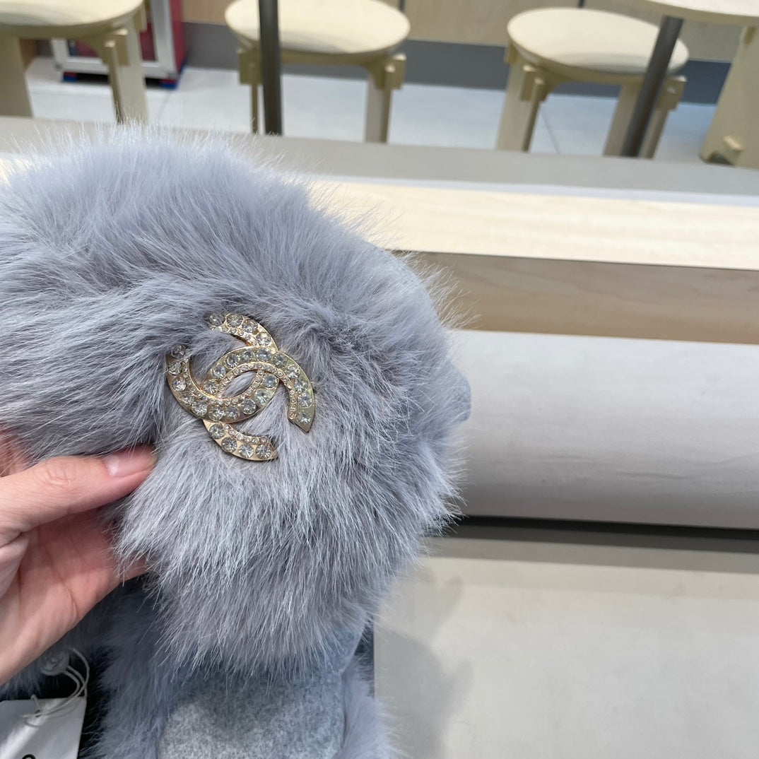 CHAPEAU DE TRAPPEUR EN DAIM GRIS REQUIN ET FOURRURE D'AGNEAU 429973