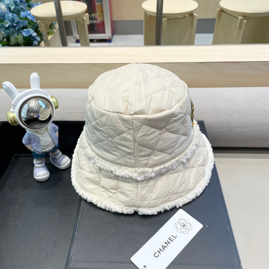 SOMBRERO DE PESCADOR EN LANA DE CORDERO BLANCA Y ALGODÓN GRUESO 431685
