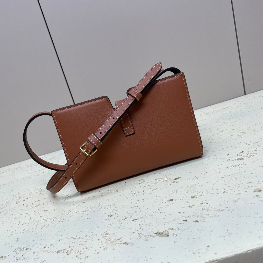 MINI POCHETTE 18 BANDES EN CUIR DE VEAU SOUPLE BRONZE BROWNN