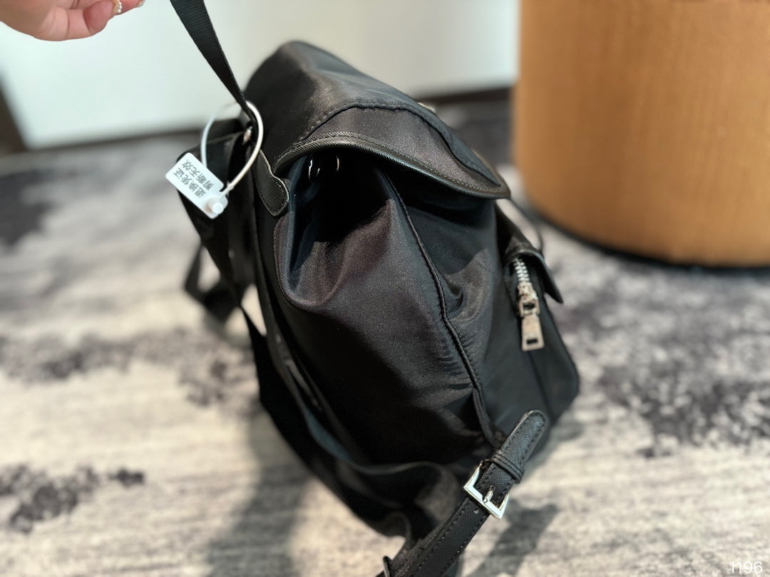 SAC À DOS PRA 32 EN RE-NYLON NOIR