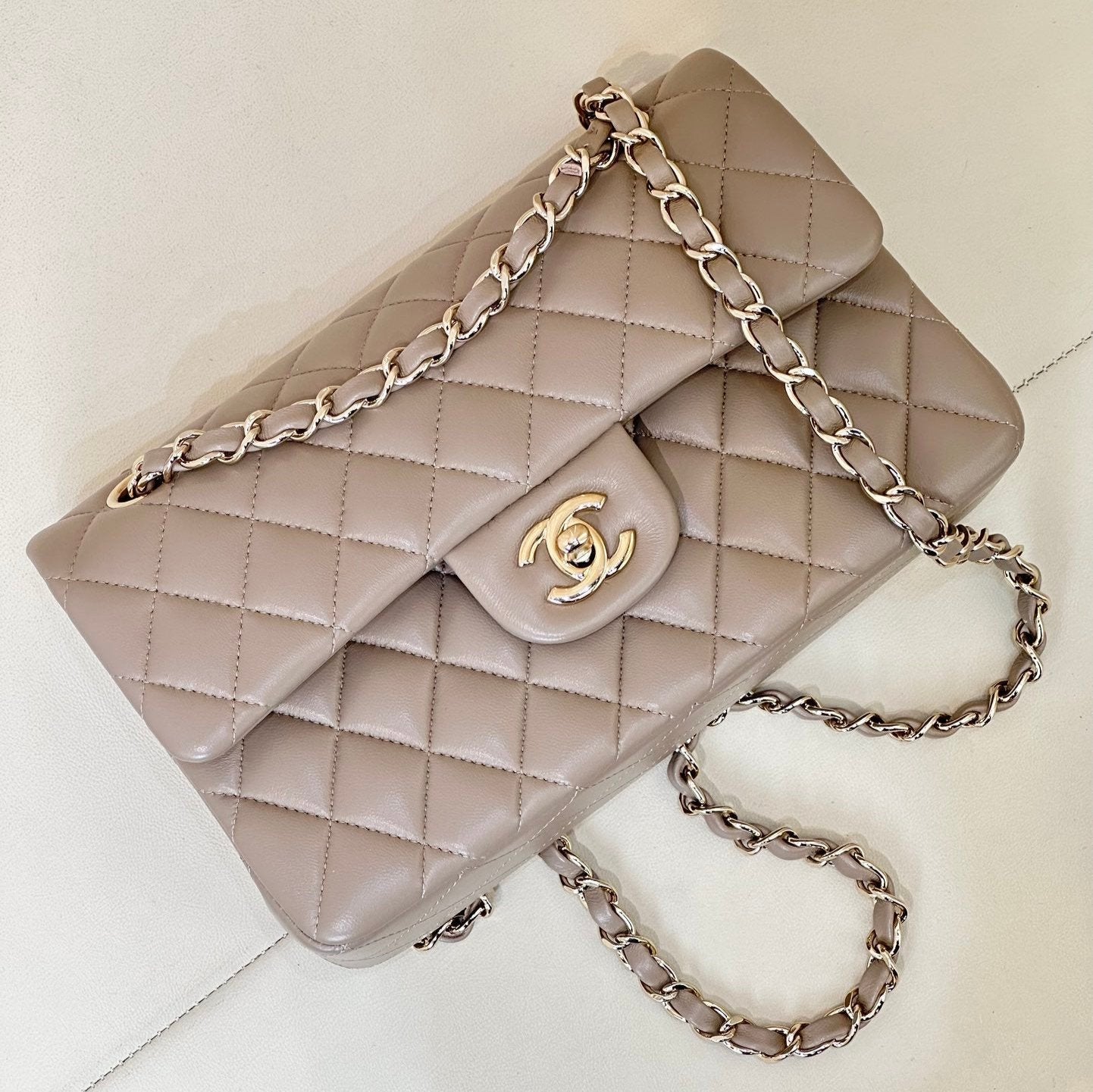 RABAT CLASSIQUE 23CM CUIR D'AGNEAU BEIGE QUINCAILLERIE OR CLAIR