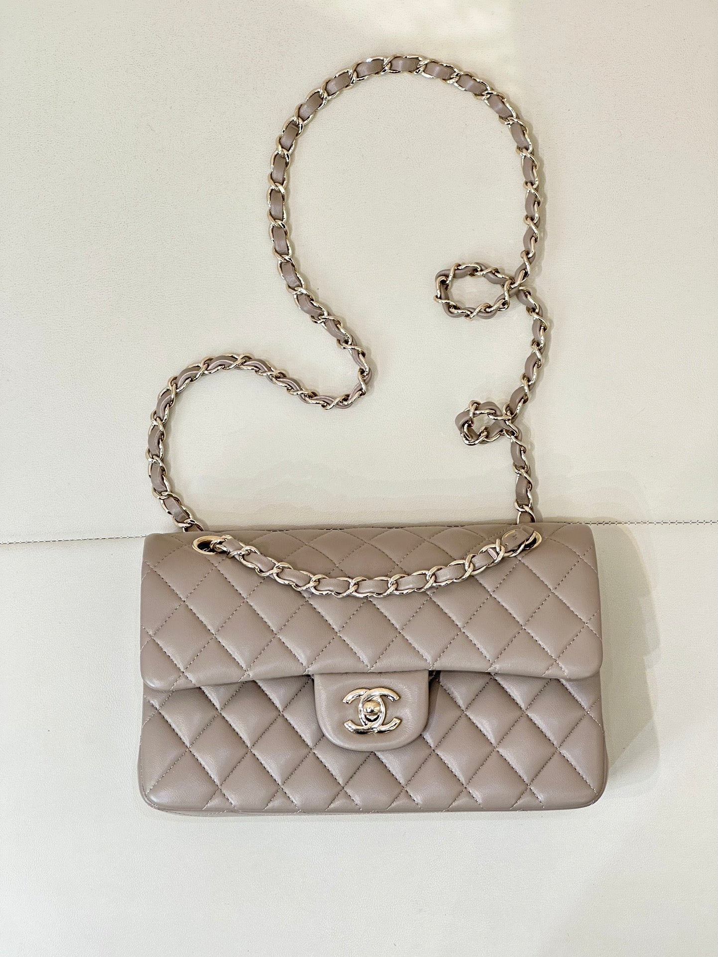 RABAT CLASSIQUE 23CM CUIR D'AGNEAU BEIGE QUINCAILLERIE OR CLAIR