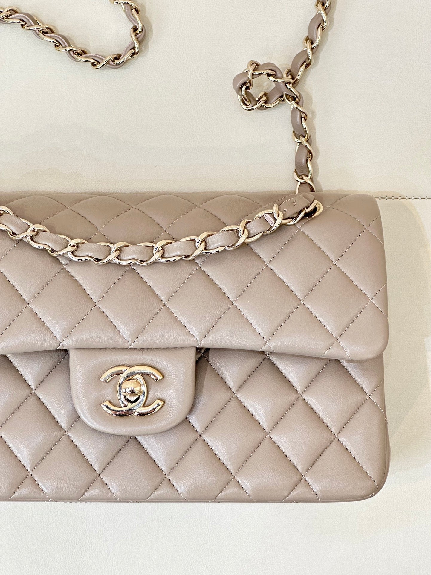 RABAT CLASSIQUE 23CM CUIR D'AGNEAU BEIGE QUINCAILLERIE OR CLAIR