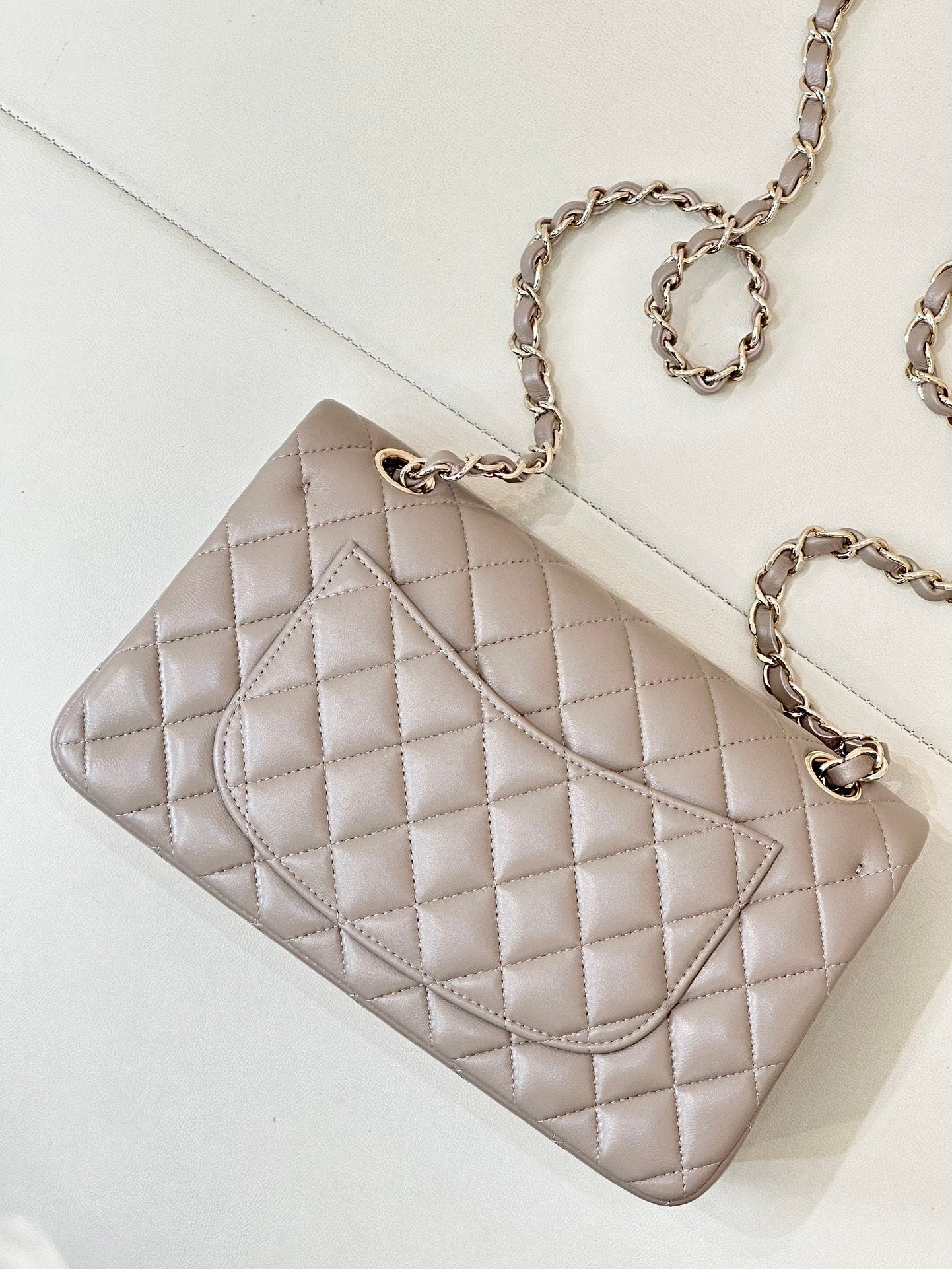 RABAT CLASSIQUE 23CM CUIR D'AGNEAU BEIGE QUINCAILLERIE OR CLAIR