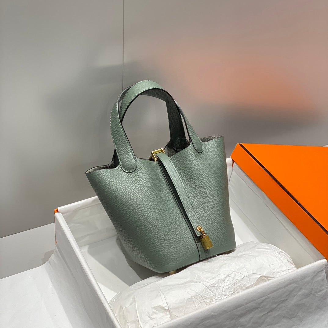 serrure picotin en cuir togo vert gazon avec ferrures dorées