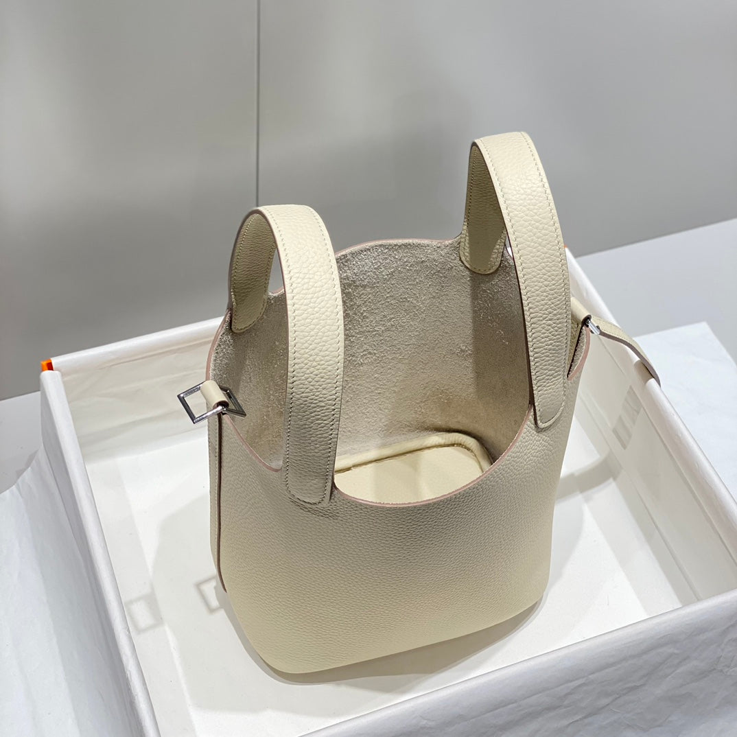 serrure à picotin en cuir Togo ivoire et quincaillerie argentée