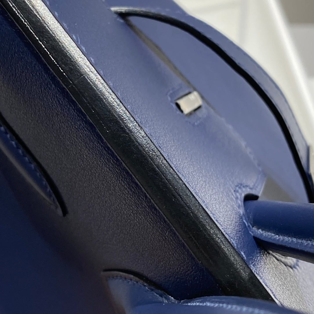 Sac à bandoulière HM Birkin 29 en cuir bleu marine et marron 222344