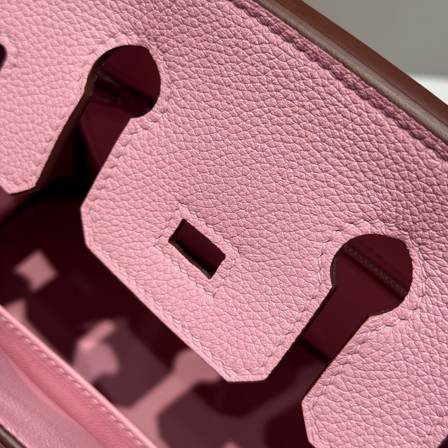 Sac HM Birkin 25 cm en cuir Togo rose pâle, accessoires argentés 237506