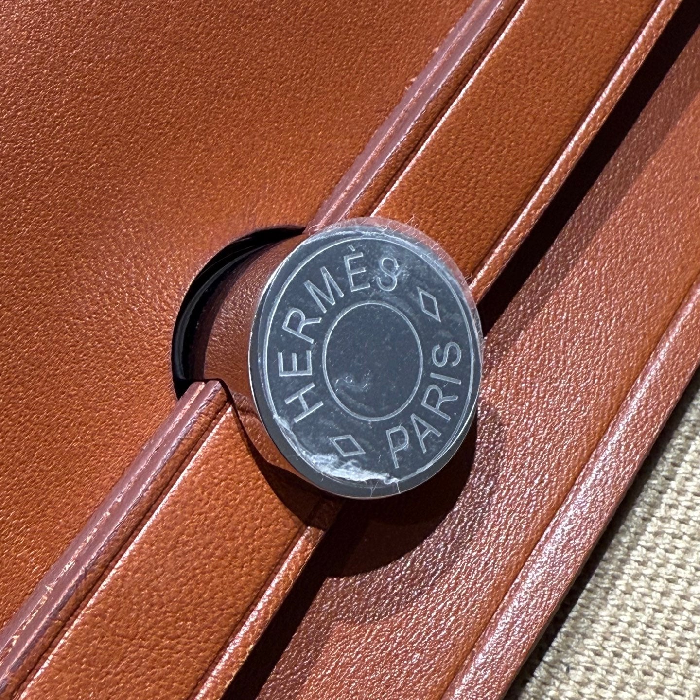 Mini sac à main HM Herbag, boucle argentée, 20 cm, toile naturelle et cuir de vache Hunter 243315