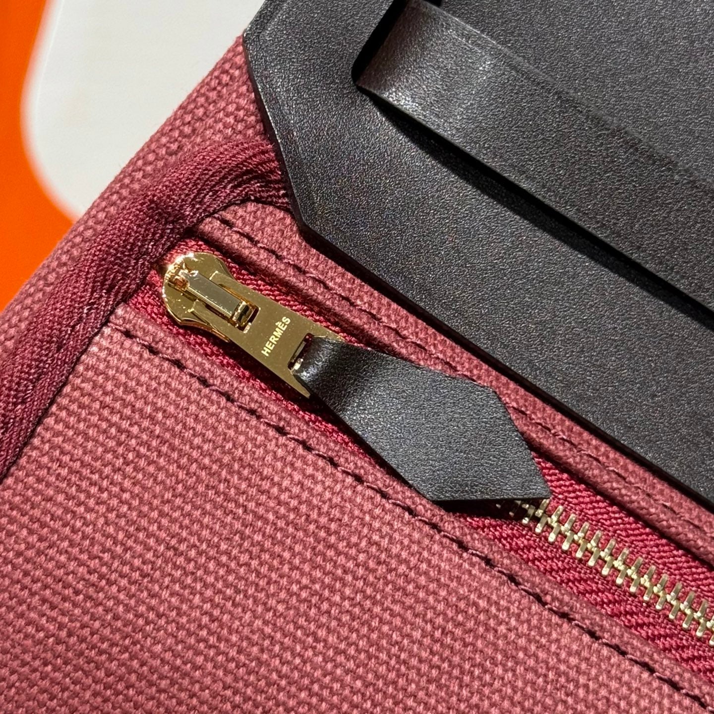 Bolso HM Mini Herbag Gold Buckle 20 en lona burdeos y piel de vacuno Hunter 243365
