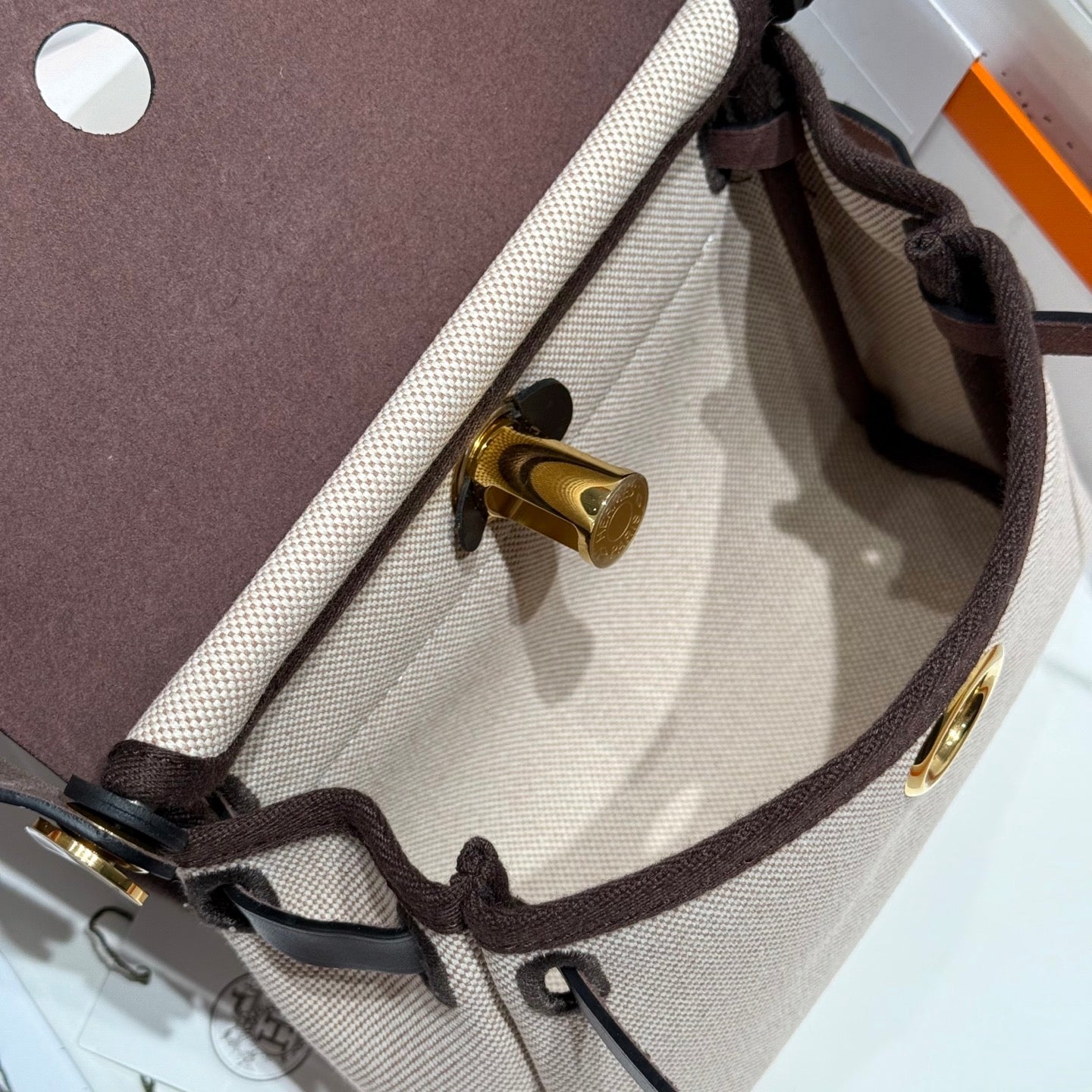 Bolso HM Mini Herbag Gold Buckle 20 en lona beige y piel de vacuno Hunter 243236