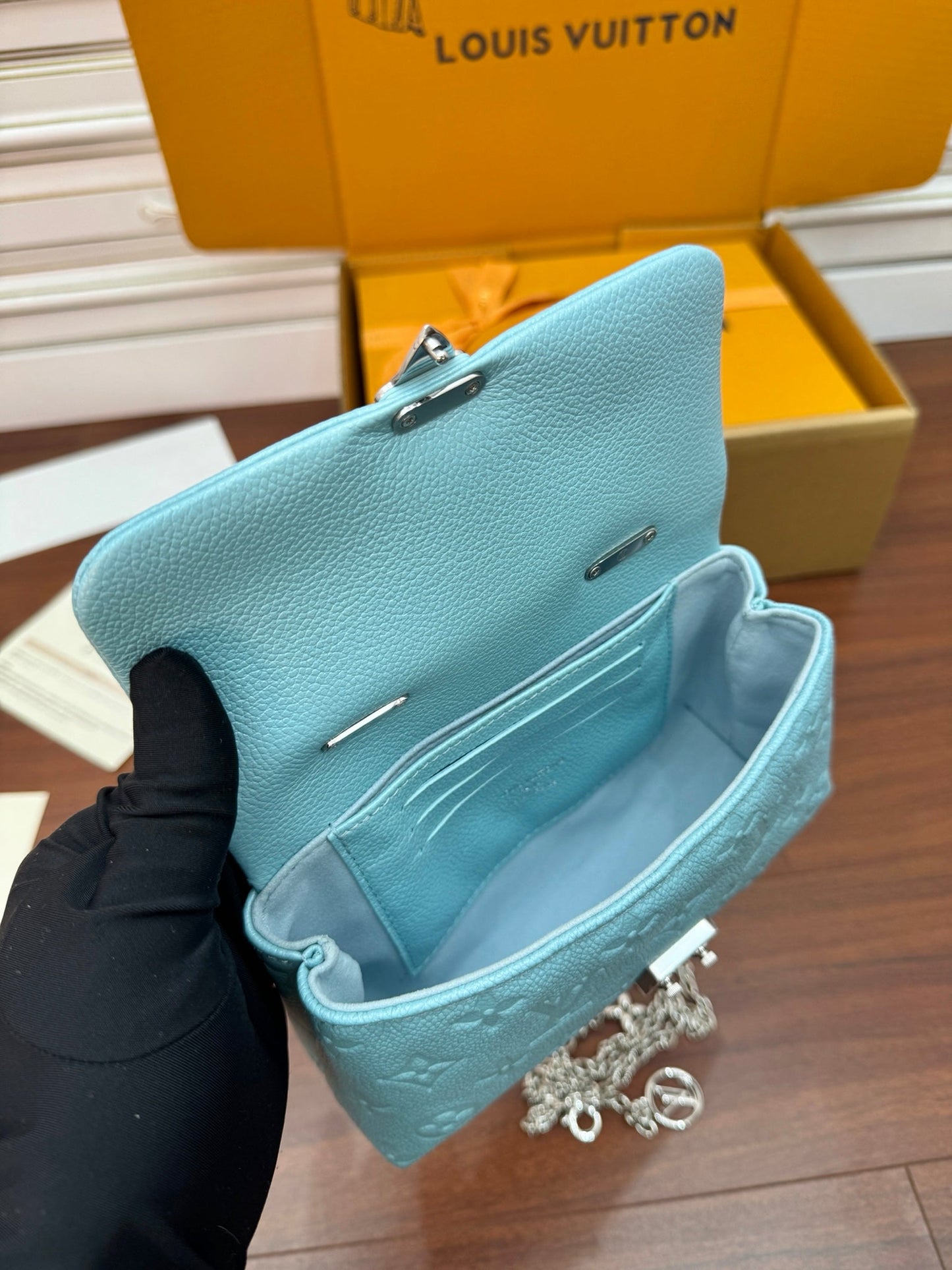 Nano Madeleine 21cm Azur Frost Grained Cowhide Leather