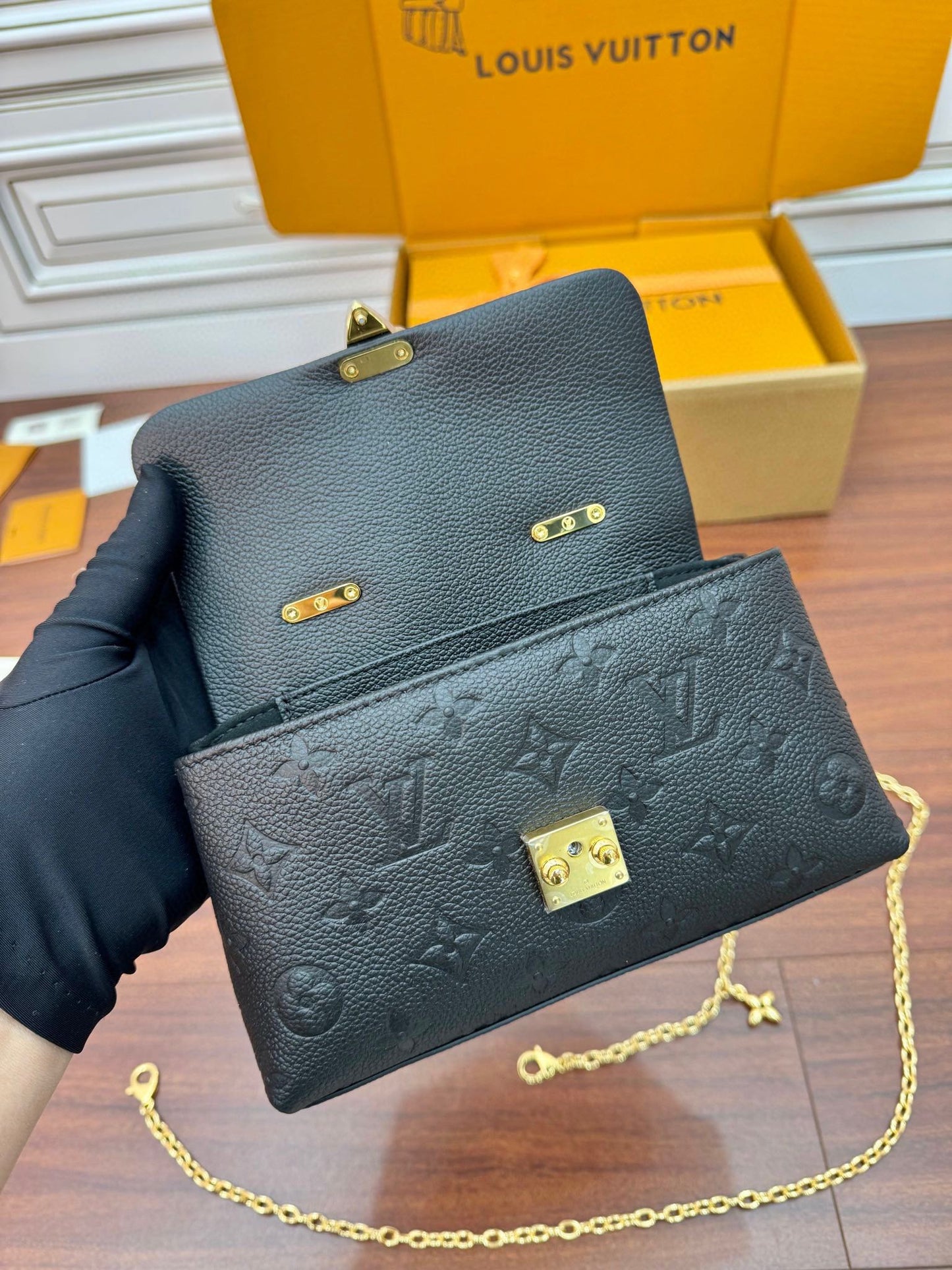 Nano Madeleine 21 cm Piel de vacuno granulada negra