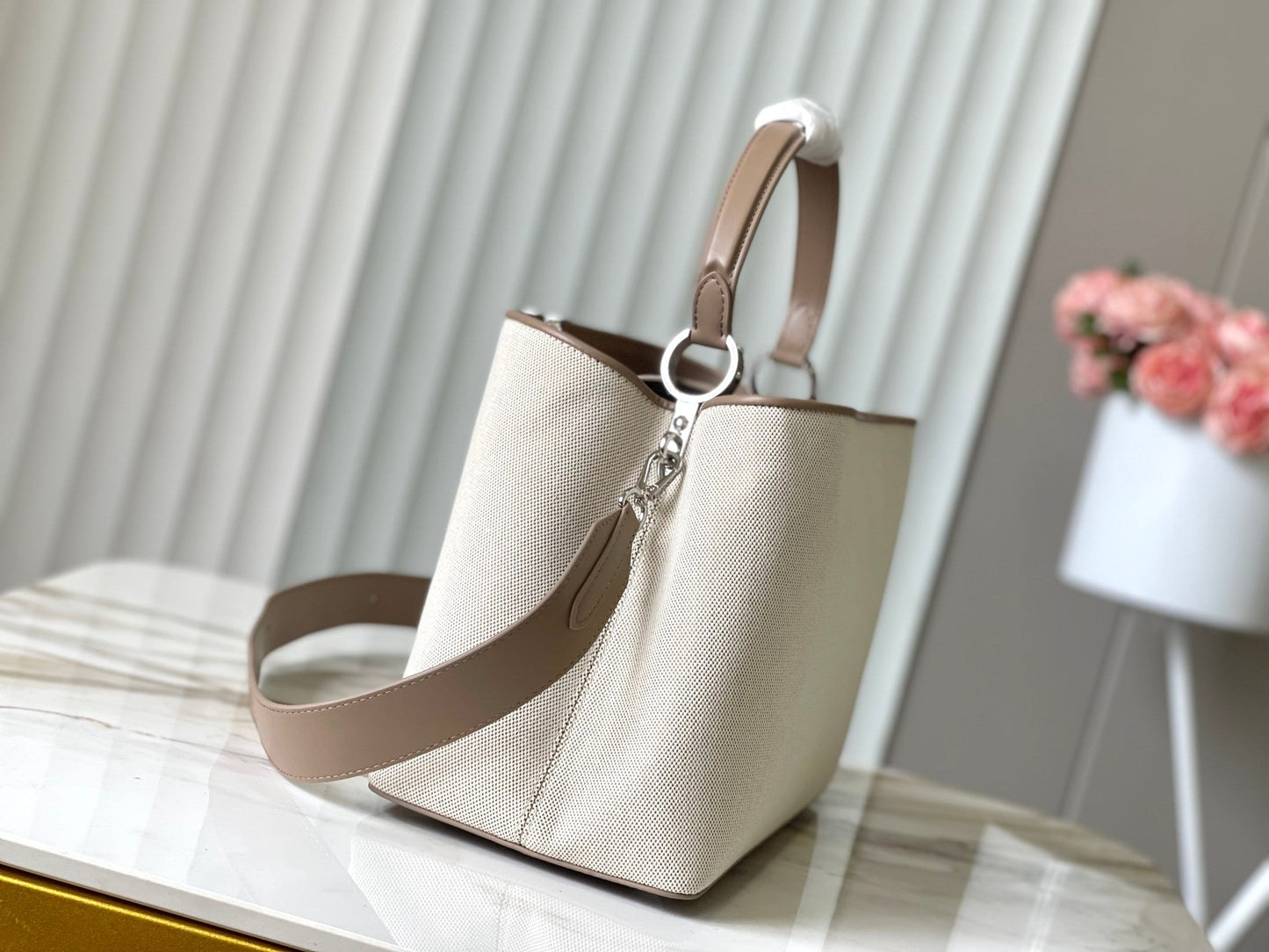 CAPUCINES GM 38CM LONA BEIGE PIEL DE BECERRO MARRÓN