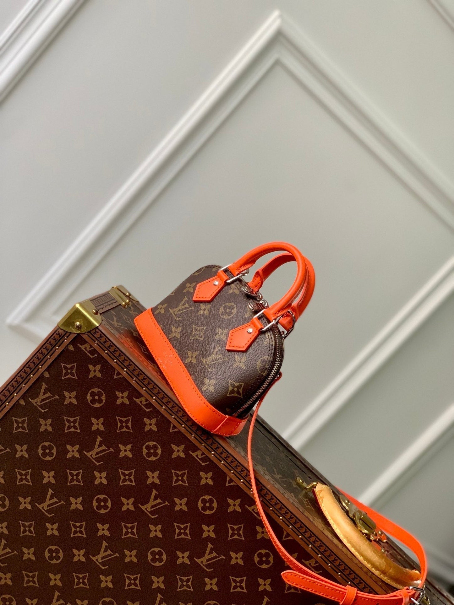 Alma Nano 18 Monogram Canvas Piel de becerro naranja