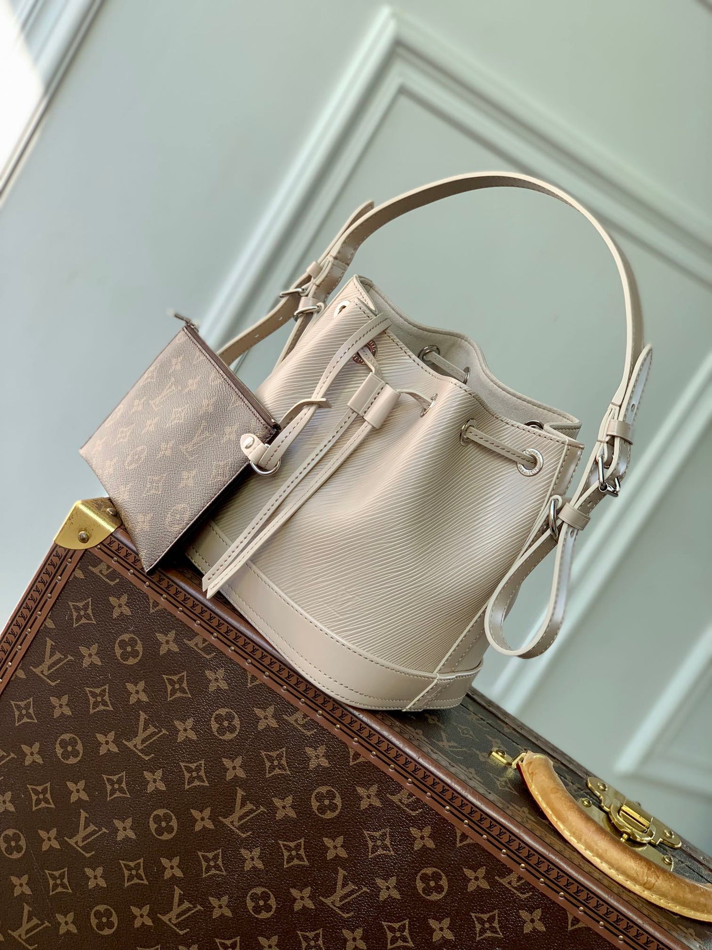 NO¨¦ BB 20 IN QUARTZ WHITE EPI LEATHER