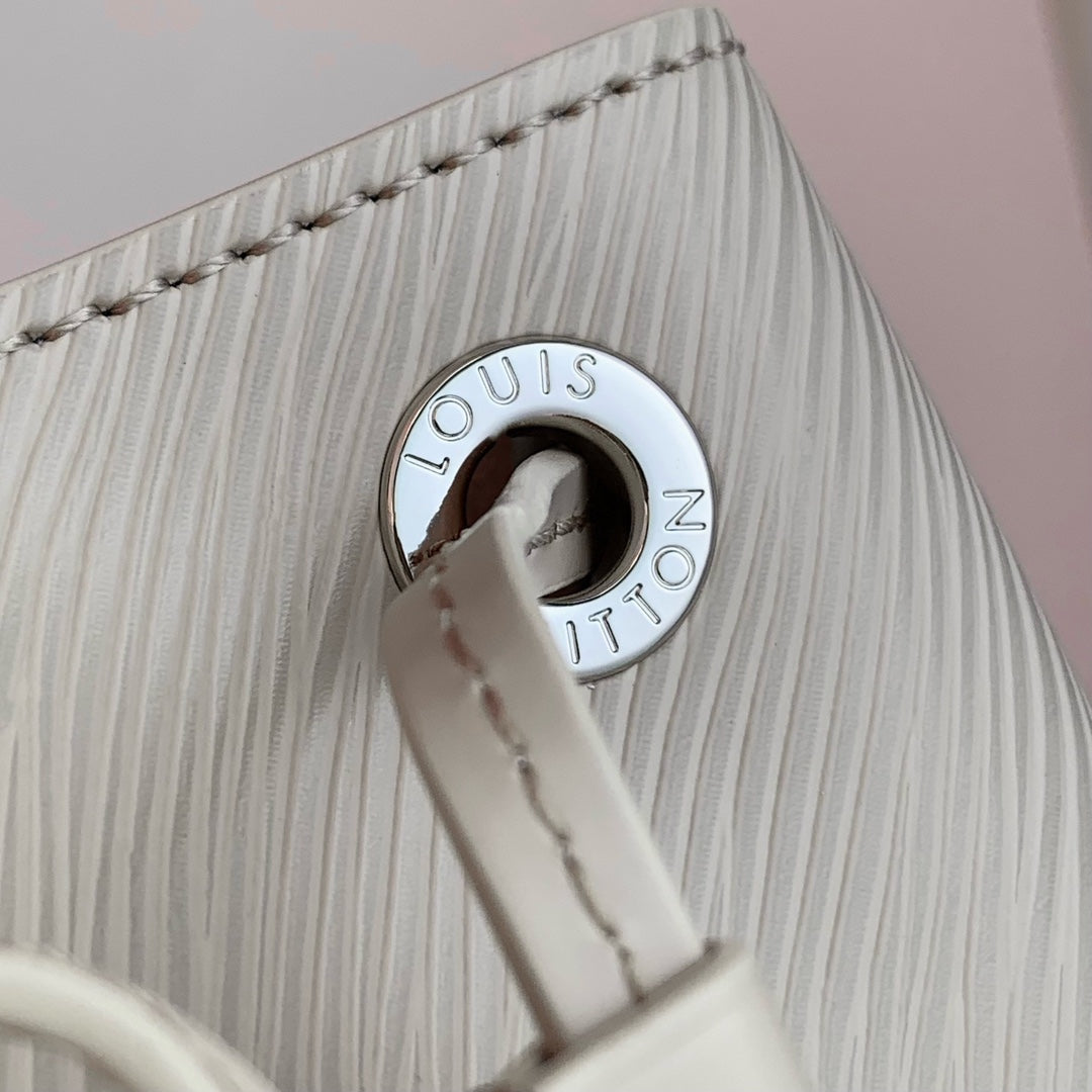 NO¨¦ BB 20 IN QUARTZ WHITE EPI LEATHER