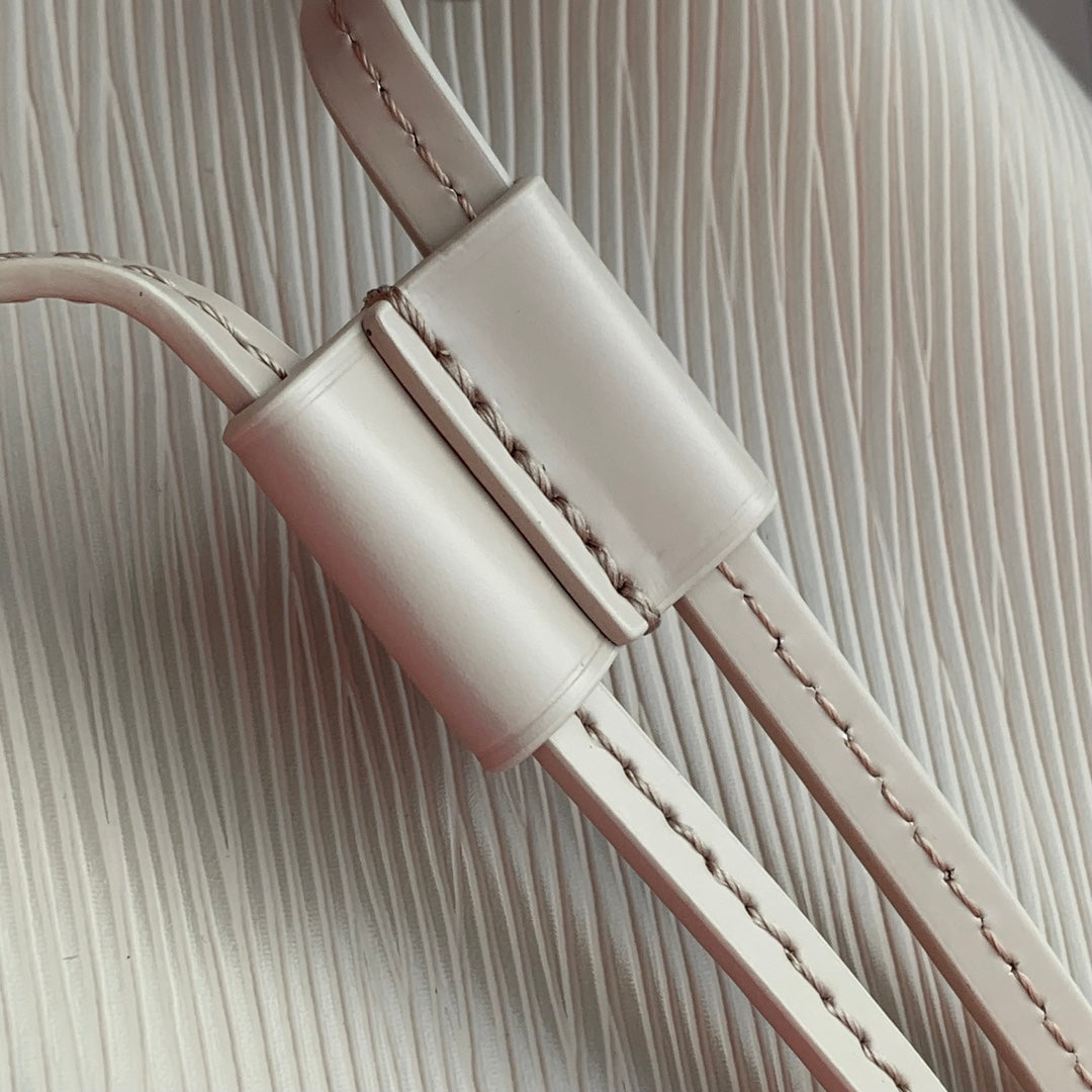 NO¨¦ BB 20 IN QUARTZ WHITE EPI LEATHER