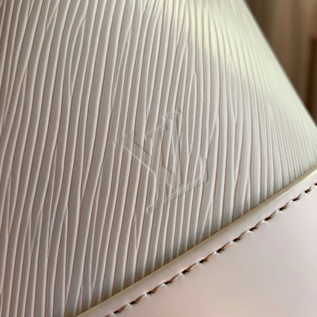 NO¨¦ BB 20 IN QUARTZ WHITE EPI LEATHER