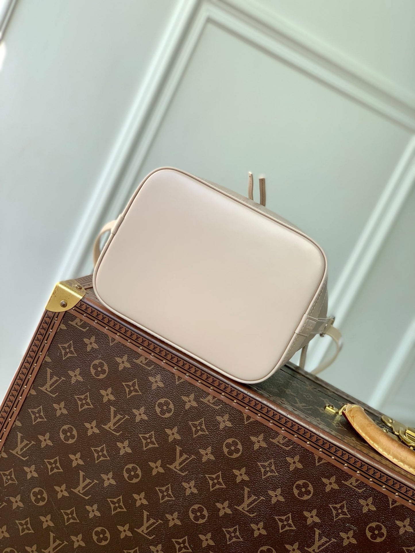 NO¨¦ BB 20 IN QUARTZ WHITE EPI LEATHER