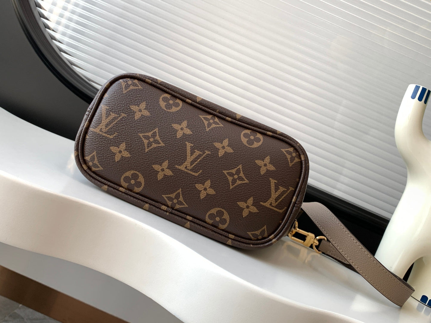 Neverfull 24 Bandouli¨¨re Inside Out BB Grey Calfskin