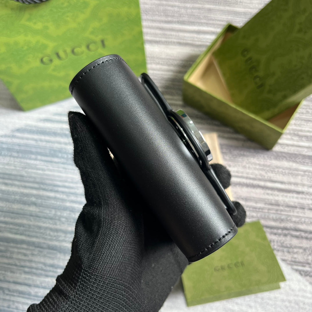 MINI CARTERA 11 EN PIEL DE BECERRO NEGRA