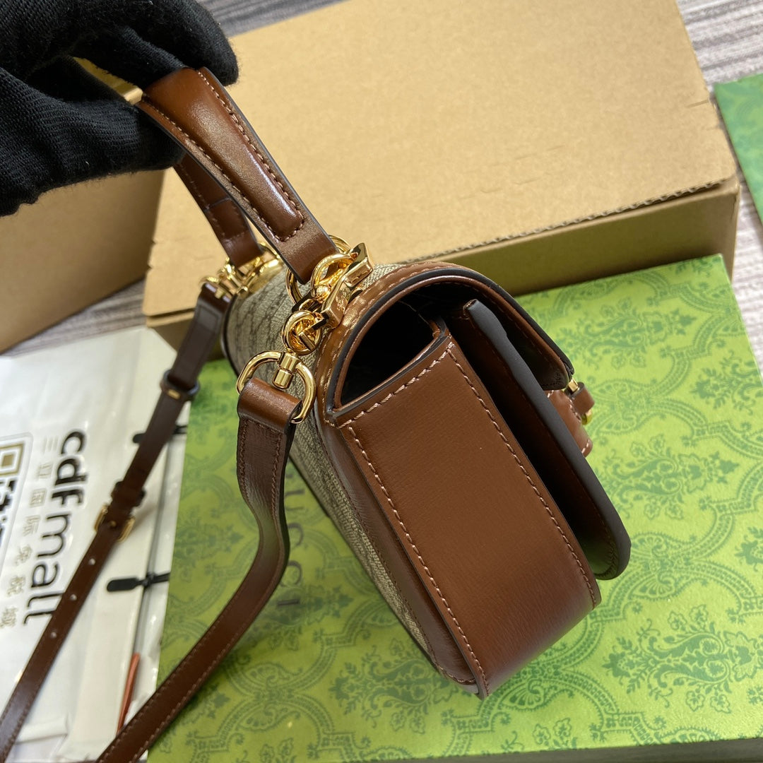 BOLSO MINI CON ASA HORSEBIT 1955 DE 18" EN LONA BEIGE Y PIEL DE BECERRO MARRÓN CON HERRAJES DORADOS