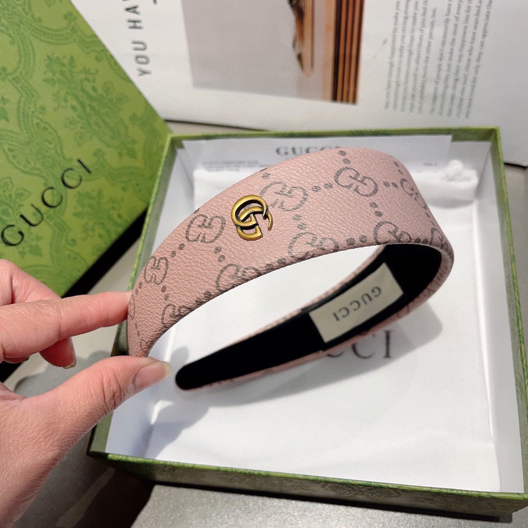 DIADEMA DE PIEL DE CORDERO CON ESTAMPADO DE MONOGRAMA ROSA RUBORIZADO 329329